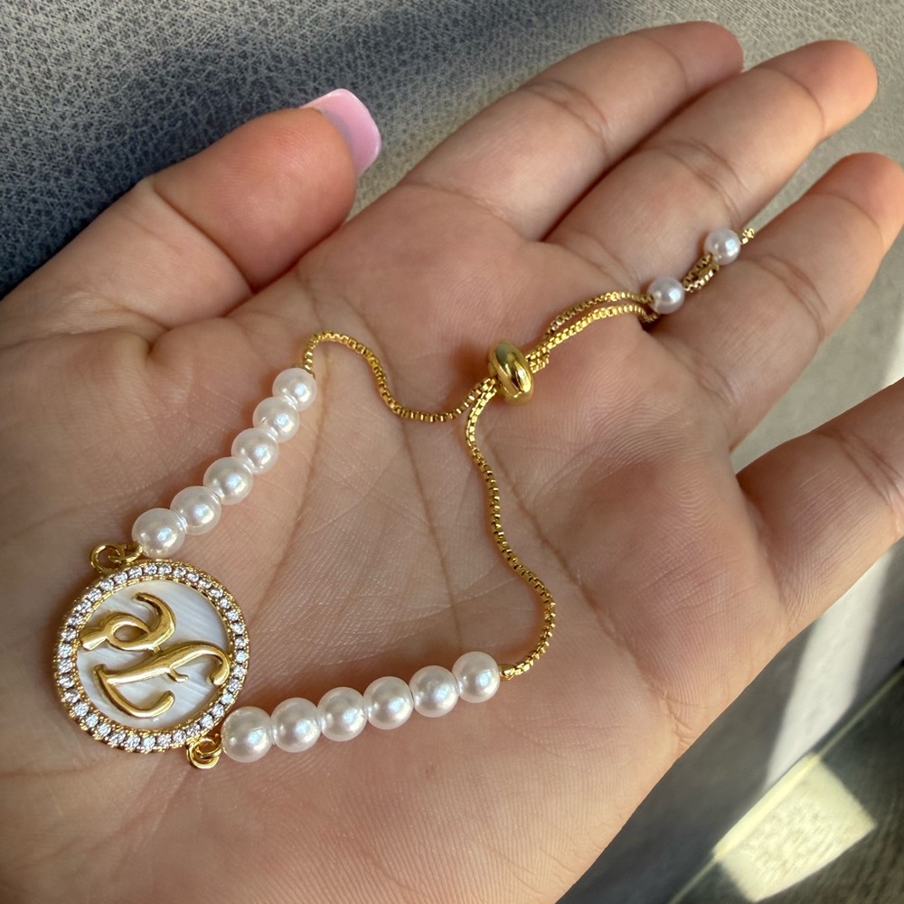 Elegant laminated Gold and White Bracelet